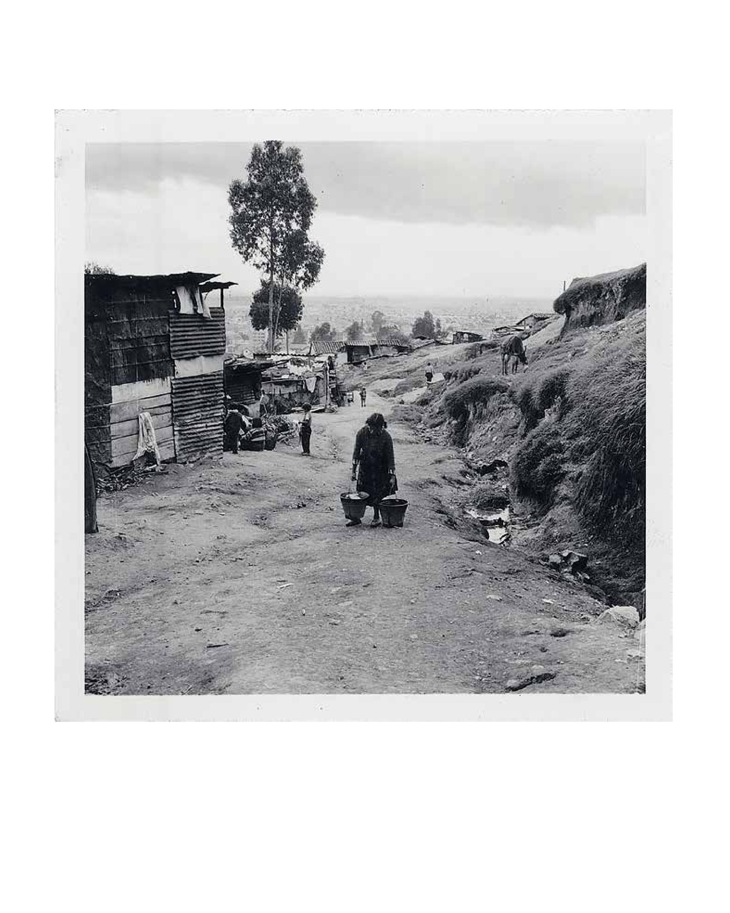 Las Mujeres en la Construcción Comunitaria